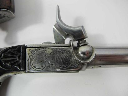 Pistolet à coffre à percussion. Canon rond,...