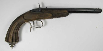 Deux pistolets: - Pistolet de tir, calibre...