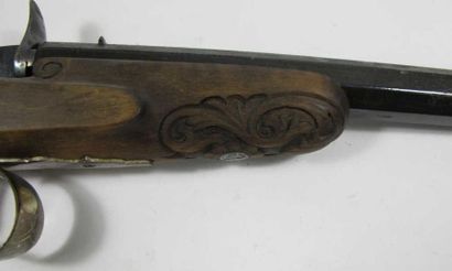 Deux pistolets: - Pistolet de tir, calibre...
