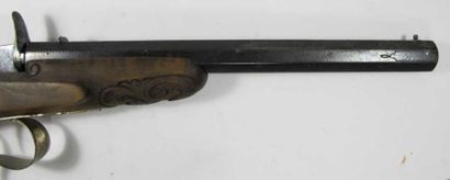 Deux pistolets: - Pistolet de tir, calibre...