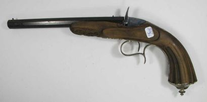 Deux pistolets: - Pistolet de tir, calibre...