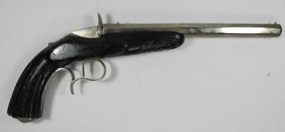Deux pistolets de tir: - un coup, calibre...