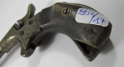 Lot comprenant: - Pistolet de cycliste, un...