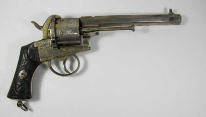 Revolver à broche, six coups, calibre 12...