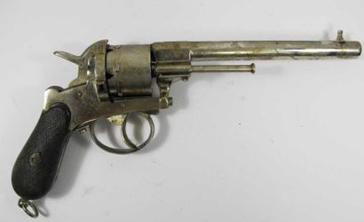 Deux revolvers à broche six coups calibre...