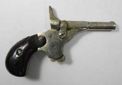 Lot comprenant: - Pistolet de cycliste, calibre...