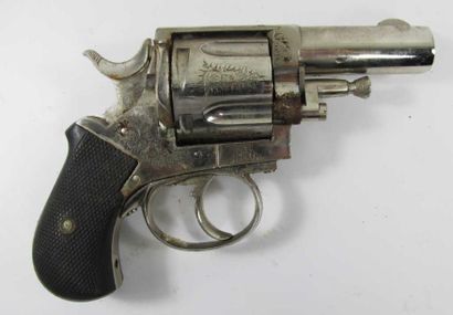 Revolver Bulldog, cinq coups, calibre 450....