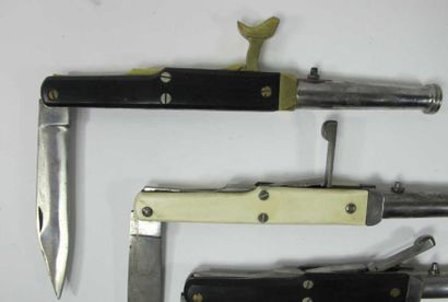 Couteau pistolet à percussion à lame pliante....