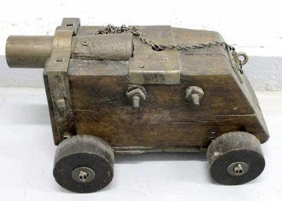 Quatre maquettes de canon: - En fonte de...