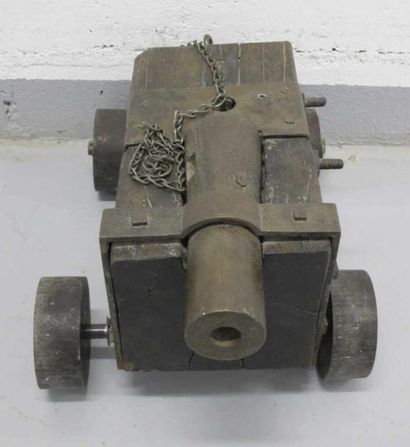 Quatre maquettes de canon: - En fonte de...