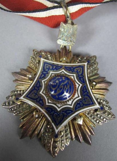 EGYPTE
ORDRE DU MERITE. Etoile de commandeur....