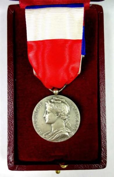 France
Sept médailles, dont: - Médaille du...