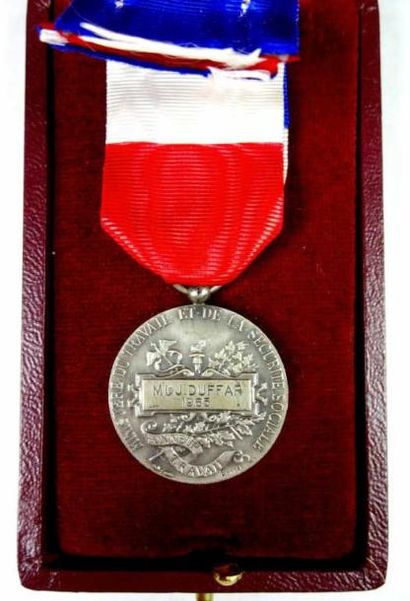 France
Sept médailles, dont: - Médaille du...