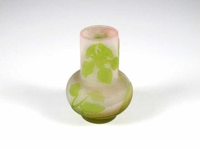 Etablissements GALLE Vase oignon en verre...