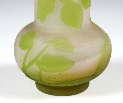 Etablissements GALLE Vase oignon en verre...