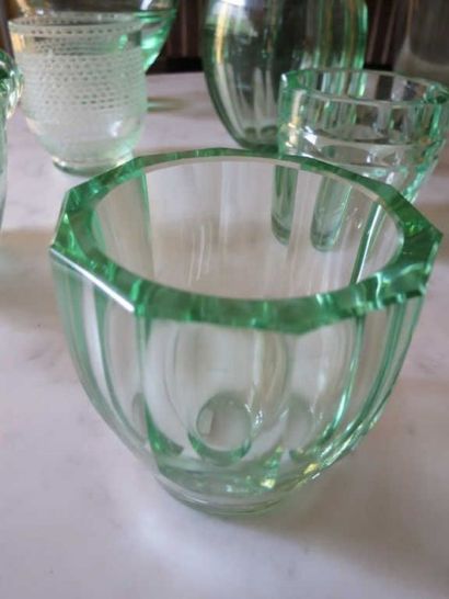 DAUM France
Vase miniature dodécagonal en...