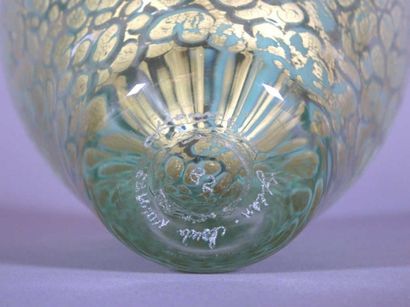 NOVARO Jean Claude (1943)
Vase ovoïde à inclusions...