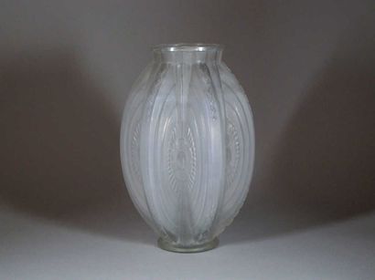 SABINO Marius (1878-1961)
Vase en verre opalescent...