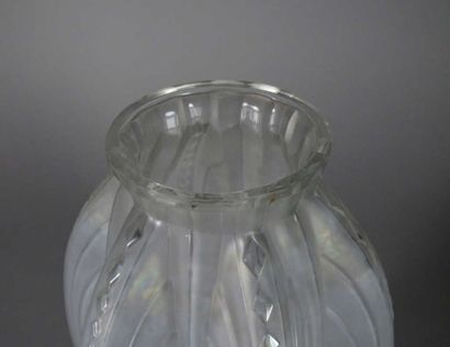 SABINO Marius (1878-1961)
Vase en verre opalescent...