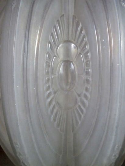 SABINO Marius (1878-1961)
Vase en verre opalescent...