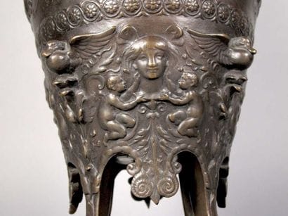 LEVILLAIN Ferdinand (1837-1905)
Vase couvert...