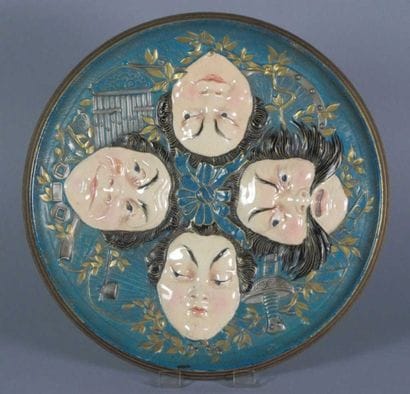Travail japonisant
Coupe sur piédouche en...
