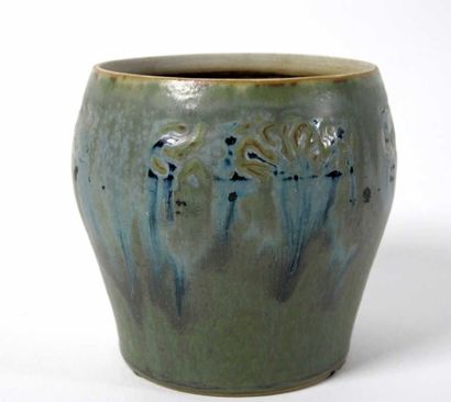 POINTU Jean (1843-1925)
Vase en grès du Pusaye...