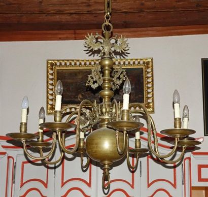 Lustre à huit bras de lumière en laiton,...