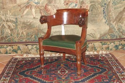 Fauteuil de bureau en acajou et placage d'acajou,...