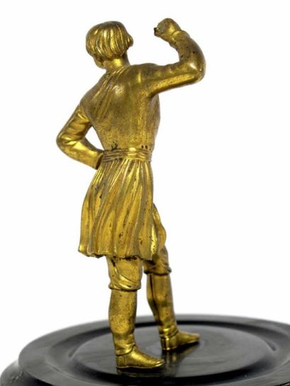 Petite sculpture en bronze doré sur un socle...