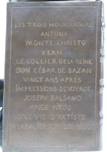MADRASSI (1848-1919) 
Buste d'Alexandre Dumas,...