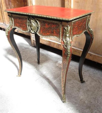 Table rectangulaire quadripode en marqueterie...