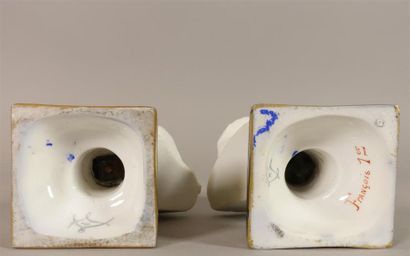 Deux biscuits de porcelaine
-Buste de François...