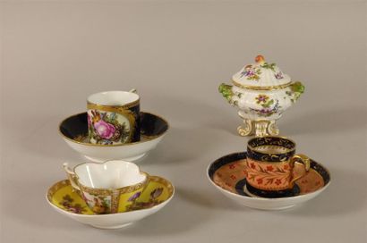 Lot de porcelaine : 
- Pot couvert quadripode...