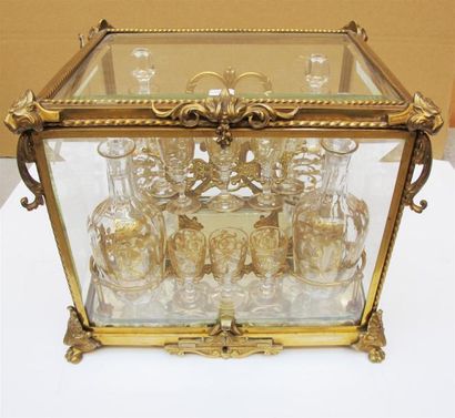 Cave à liqueur en cristal biseauté et bronze...