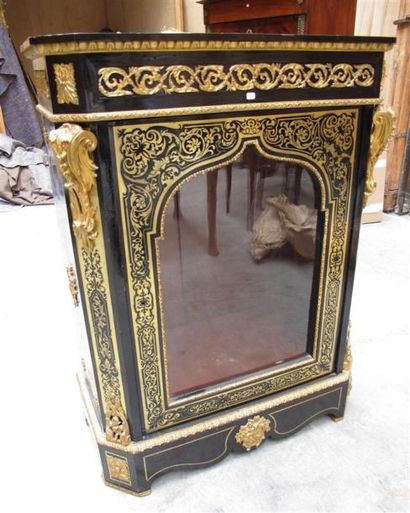 Meuble à hauteur d'appui en marqueterie de...