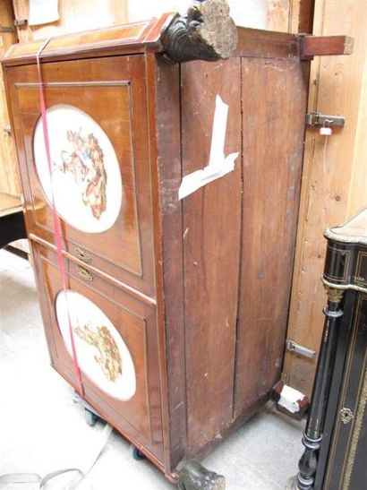 Commode à deux portes en acajou et placage...