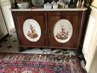 Commode à deux portes en acajou et placage...