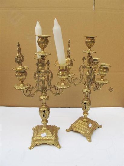 Paire de flambeaux en bronze à quatre bras...