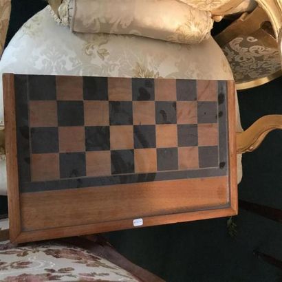 Coffret en bois noirci et filets de cuivre,...