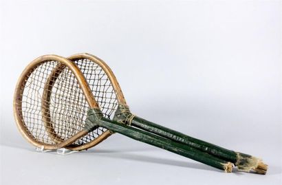JEU DE PAUME
Paire de raquettes de volant,...