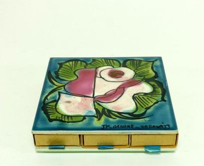 Étui à allumettes en céramique émaillée polychrome,...