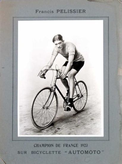 CYCLISME
Deux photographies en noir et blanc...
