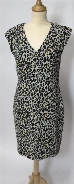 H&M
Lot comprenant :
- Robe léopard. Taille...