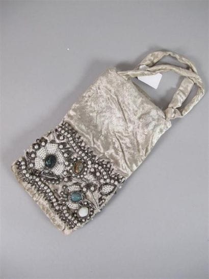 ETRO
Petit sac du soir en velours gris beige,...