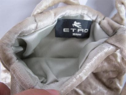 ETRO
Petit sac du soir en velours gris beige,...