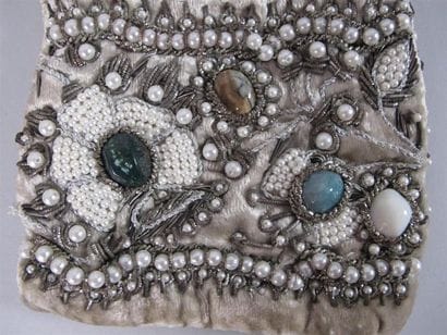 ETRO
Petit sac du soir en velours gris beige,...
