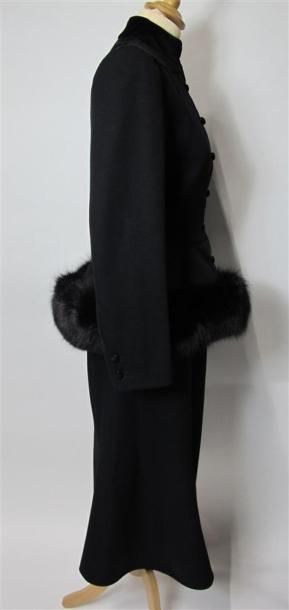 VALENTINO Boutique
Tailleur jupe longue noire...