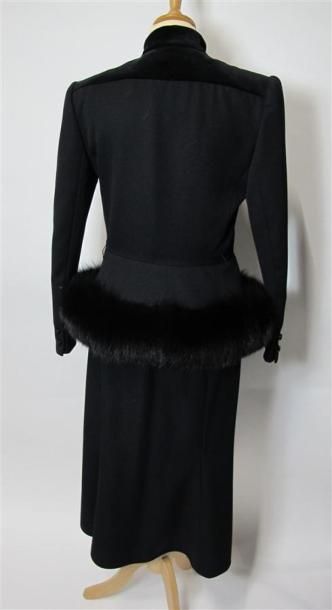 VALENTINO Boutique
Tailleur jupe longue noire...