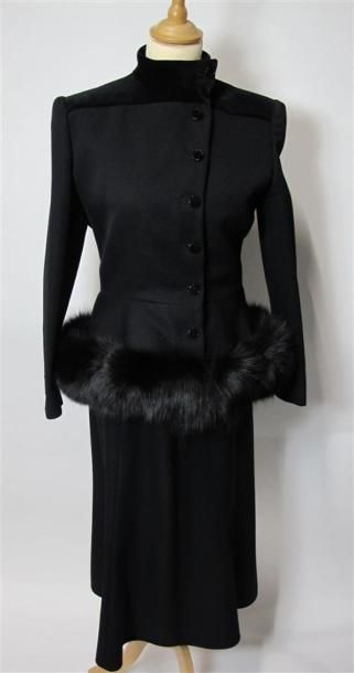 VALENTINO Boutique
Tailleur jupe longue noire...